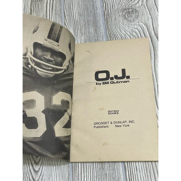 OJ SIMPSON by Bill Gutman 1974 Vintage Paperback Book Football NFL Buffalo Bills - Picture 5 of 8